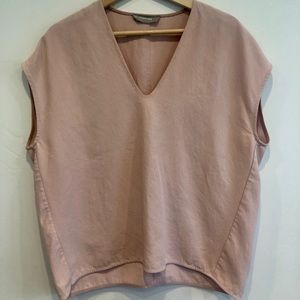 Everlane Japanese Go Weave V-Neck Square Tee